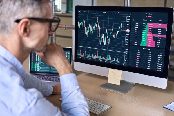 What Makes an Online Investment Platform Effective for Active Investors in Italy?